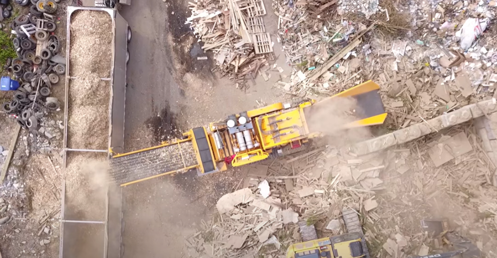 6400CT Horizontal Grinder - C&D Waste