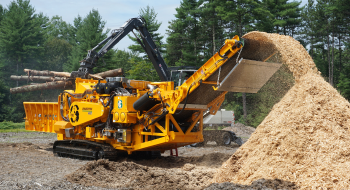 6400CT Horizontal Grinder processing wood