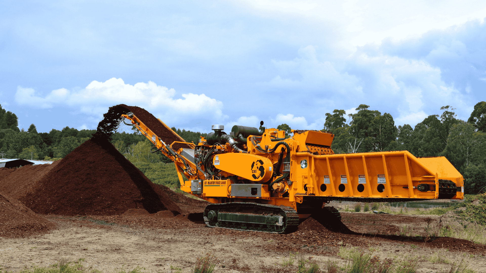 CBI Horizontal Grinder Processing Mulch