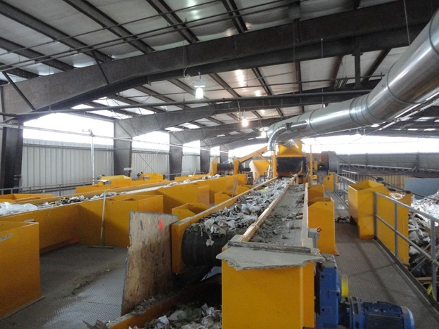 Sorting room for construction and demolition debris