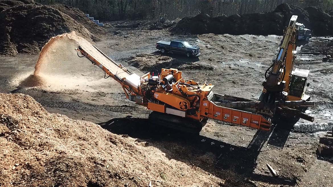 5800BT-Horizontal-Grinder-Waste-Expo CBI 5800BT Horizontal Wood Waste Mulch Grinder