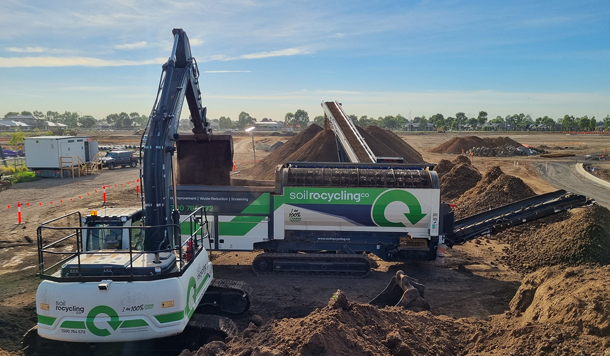 TTS-620T-Trommel-and-Conveyor-Australia